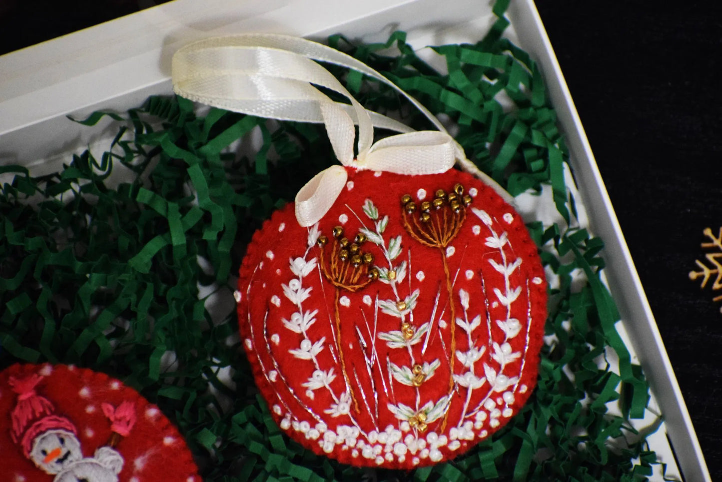 Ornamente brad "Ninsoare de decembrie"